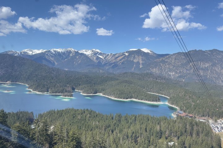 Day Trip to Zugspitze and Eibsee by minivan From Munich