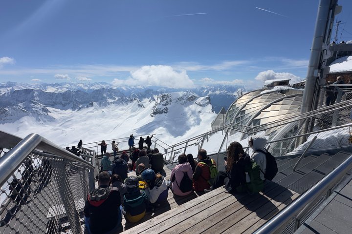 Day Trip to Zugspitze and Eibsee by minivan From Munich