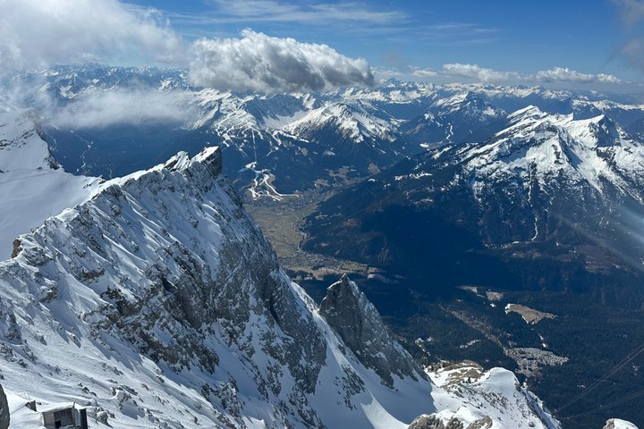 Day Trip to Zugspitze and Eibsee by minivan From Munich