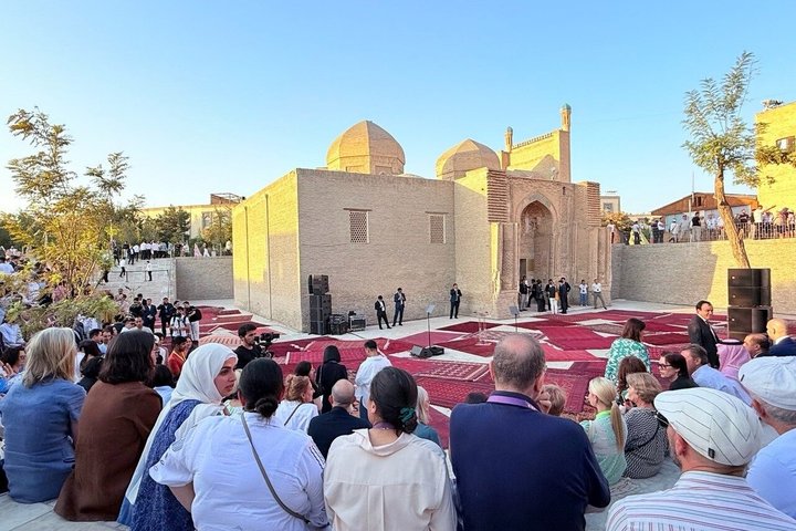 Bukhara: Walking Tour with a Small Group. Complete Guidance