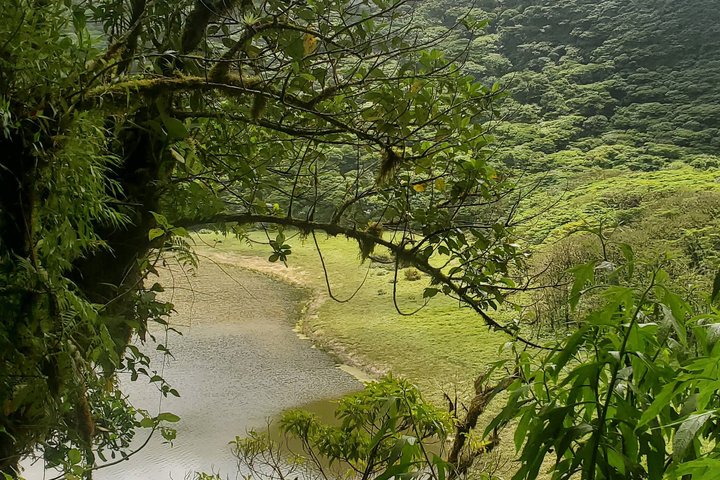 Ometepe trekking - Volcano Maderas By Happy Tours