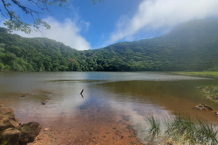 Ometepe trekking - Volcano Maderas By Happy Tours