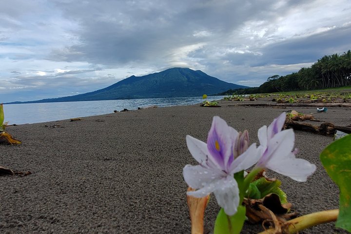 Ometepe trekking - Volcano Maderas By Happy Tours