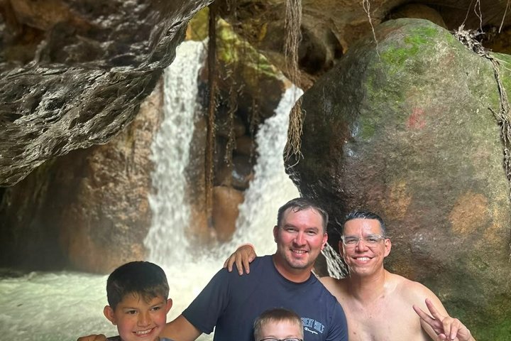 La Leona Waterfall Adventure Hike & Hidden Cave Experience