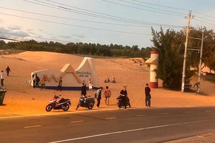 Mui Ne Sand Dunes Jeep Tour With Quad bike Experience