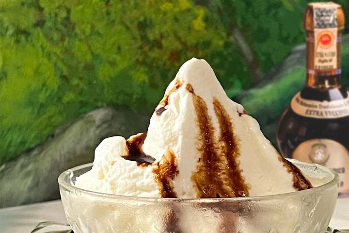 Modena Balsamic Vinegar Tour with Parmigiano and Gelato Tasting