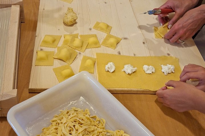 Hands On Pasta and Gelato Cooking Class in LUCCA