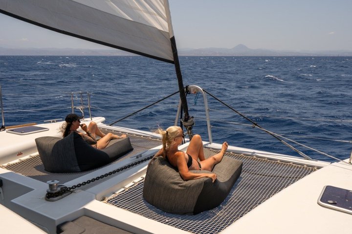 Heraklion: Dia Catamaran Cruise Mediterranean Meal & Water Fun