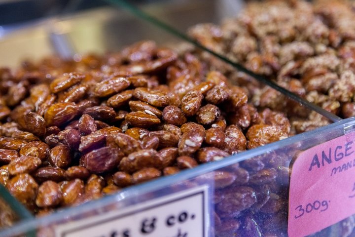 Berlin: Mitte District Food Tour with 7 Authentic Local Tastings