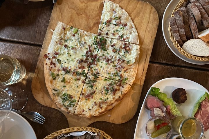 Berlin: Mitte District Food Tour with 7 Authentic Local Tastings