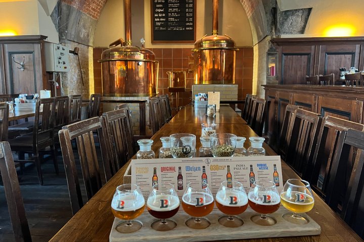 Berlin: Mitte District Food Tour with 7 Authentic Local Tastings