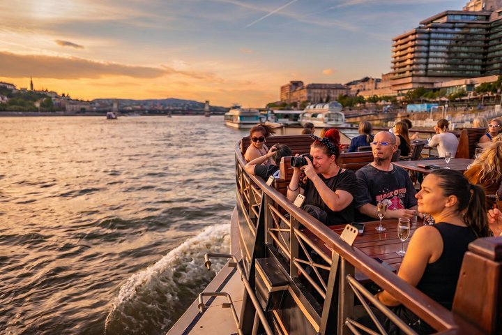 Budapest Paddle Steamer Danube Cruise with Tokaj & Audio Guide