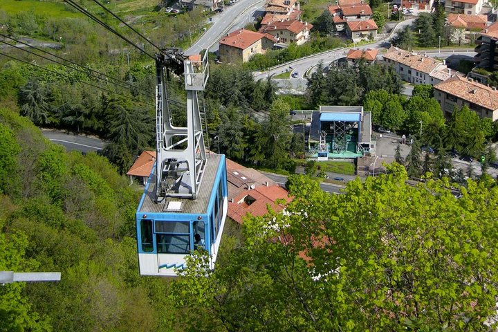 Discover the Ancient Land of San Marino with Transfer