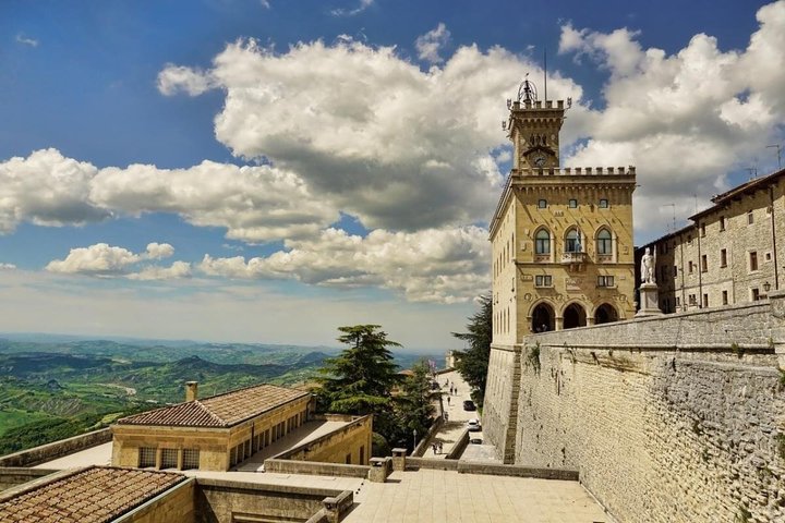 Discover the Ancient Land of San Marino with Transfer