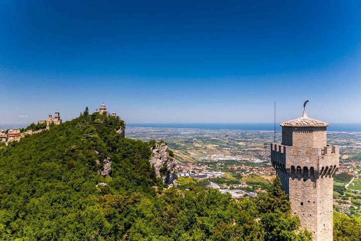 Discover the Ancient Land of San Marino with Transfer