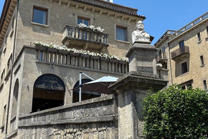 Discover the Ancient Land of San Marino with Transfer