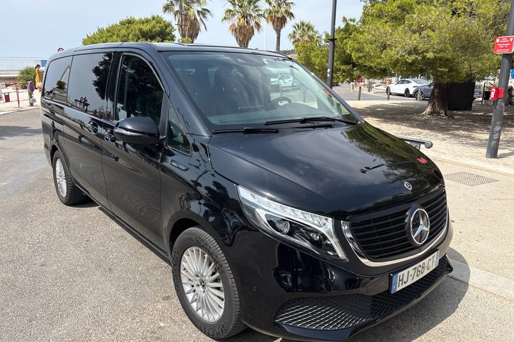 Private van transfer from Marseille airport to Aix en Provence