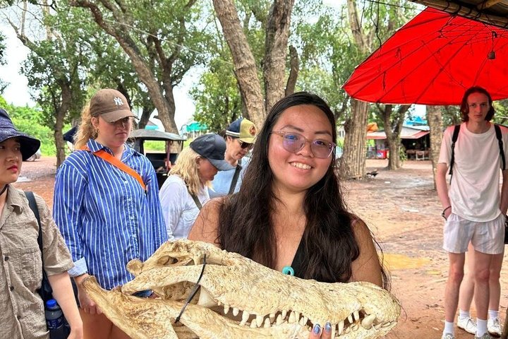 Kompong Phluk Floating Village Half-Day Tour ( Morning / Sunset )