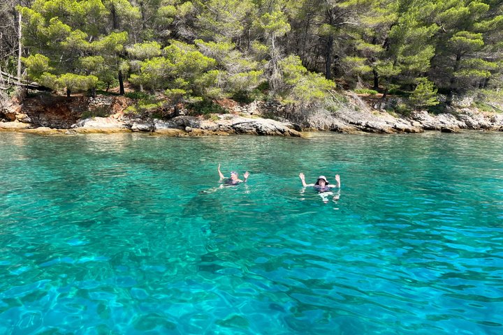 4 Stops Zadar Boat Tour: Swim, Snorkel & Island Hopping