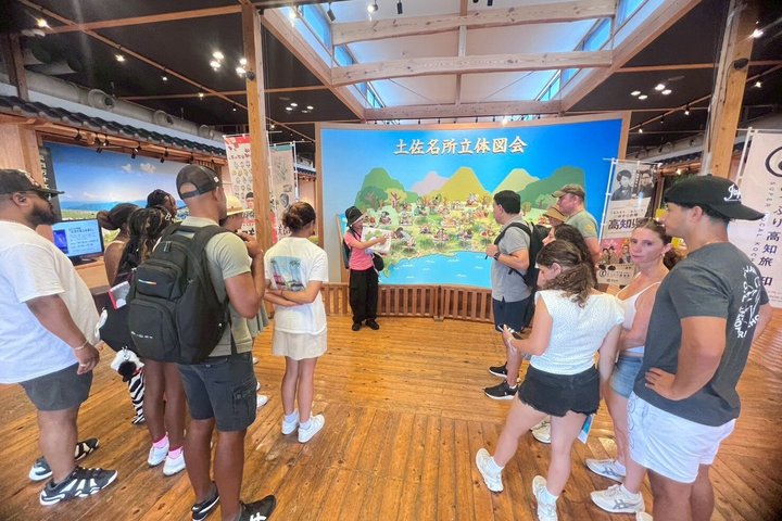 Best of Kochi Half-Day Tour: Castle & Hirome Market