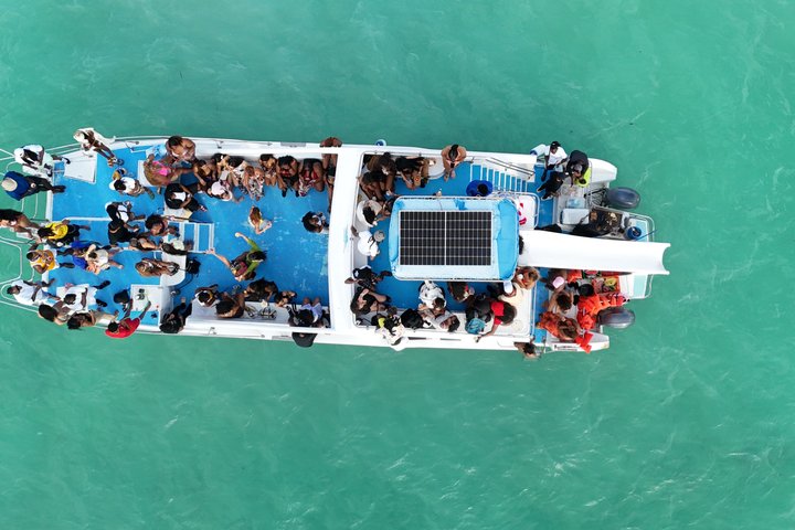 Best Punta Cana Caribbean Hip Hop Party Boat Live DJ & Open Bar