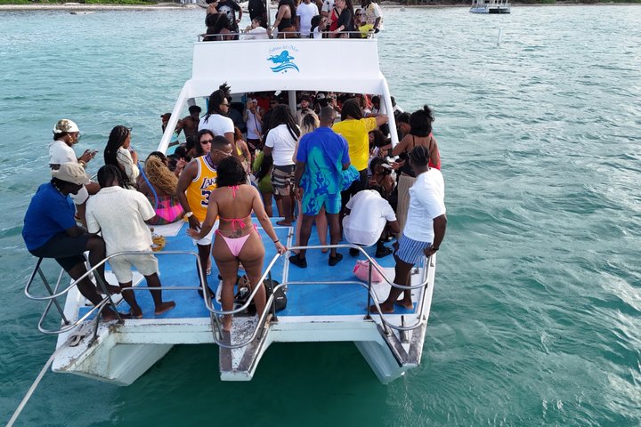 Best Punta Cana Caribbean Hip Hop Party Boat Live DJ & Open Bar
