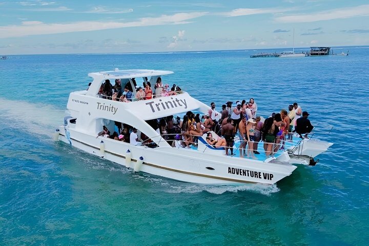 Best Punta Cana Caribbean Hip Hop Party Boat Live DJ & Open Bar