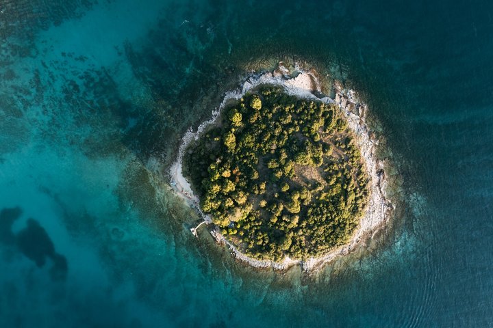 Rovinj kayak tour with drinks and snorkeling