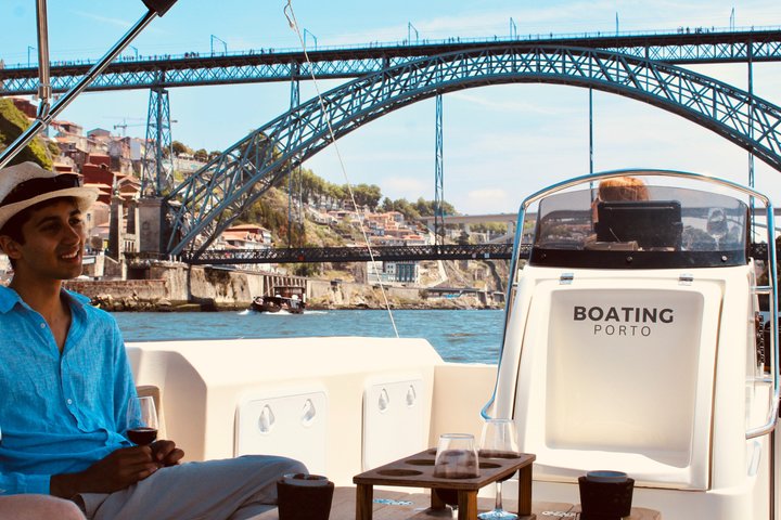 Porto: Douro Small Group Boat Cruise with Port Wine and Snacks
