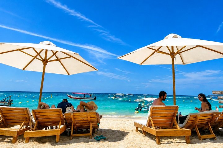 Rosario Islands and Playa Blanca Tour with Snorkeling or Aquarium