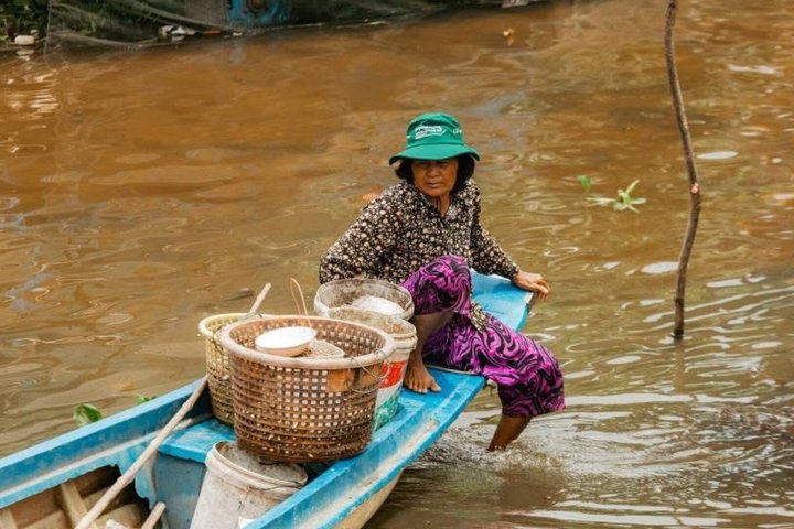 Kampong Khleang Floating Village Local Women Led Guided Tour