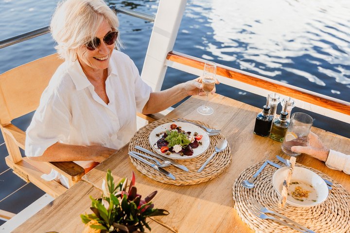 Victoria Falls Dinner Cruise on the Zambezi River