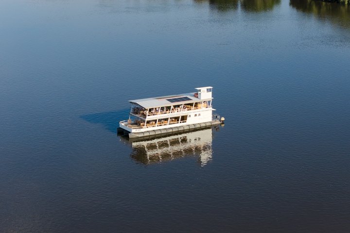 Victoria Falls Dinner Cruise on the Zambezi River