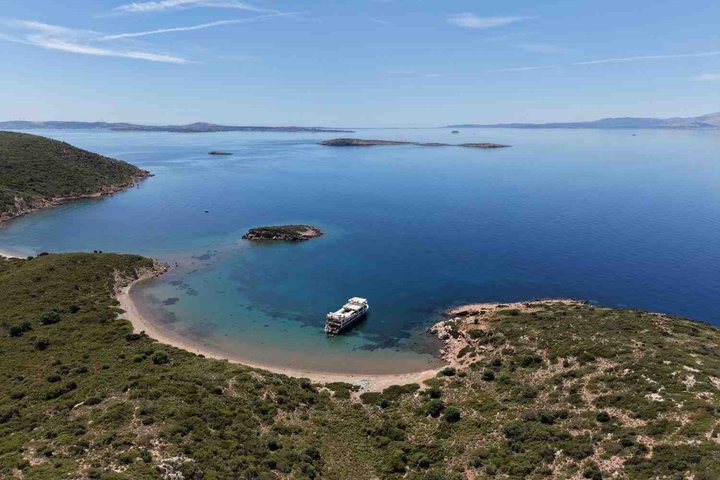 Cesme Boat Tour Hidden Bays Cruise with Swimming Stops