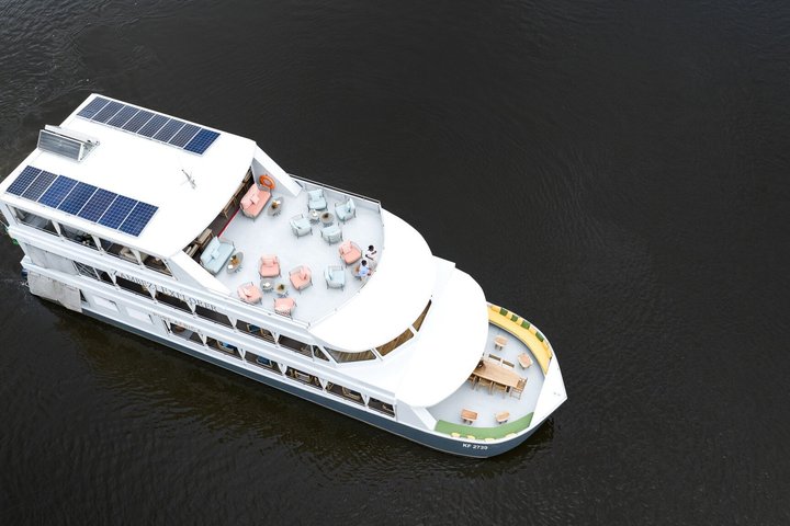 Victoria Falls Luxury Sunset Cruise on the Zambezi River