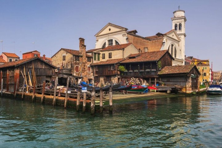 Burano and Mazzorbo A Colorful Dream of Lace and History