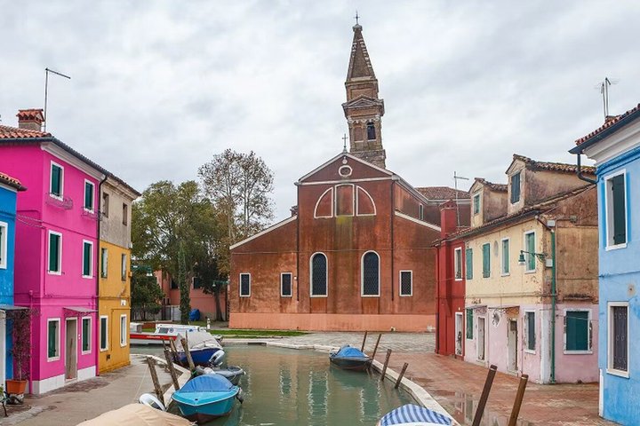 Burano and Mazzorbo A Colorful Dream of Lace and History