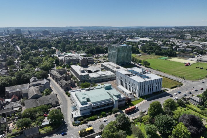 Explore Aberdeen City with private transport