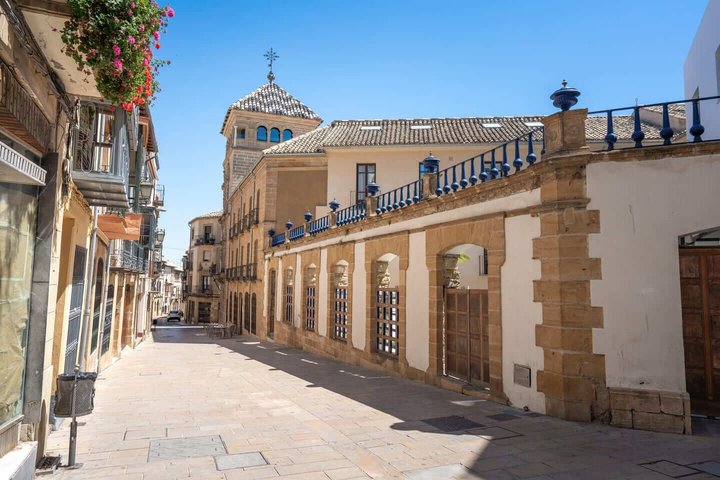 Hello Ubeda: Private 2-Hour Intro City Walk with Local Guide