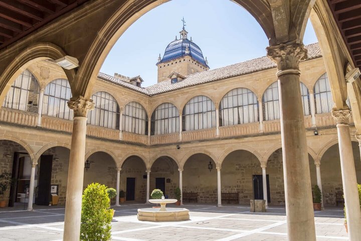 Hello Ubeda: Private 2-Hour Intro City Walk with Local Guide