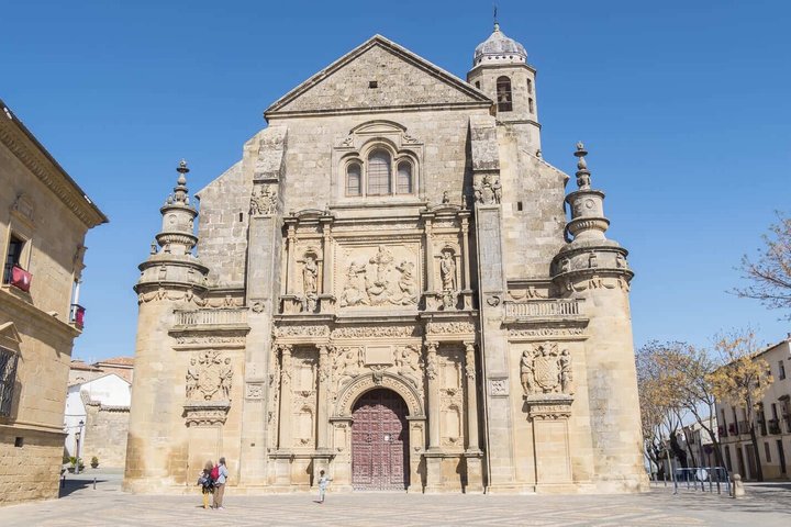 Hello Ubeda: Private 2-Hour Intro City Walk with Local Guide