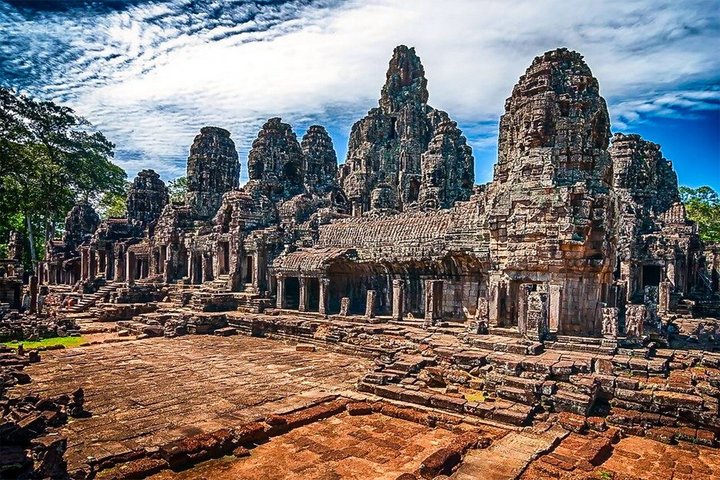 Angkor Wat Sunrise or Sunset Tour with Guide from Siem Reap