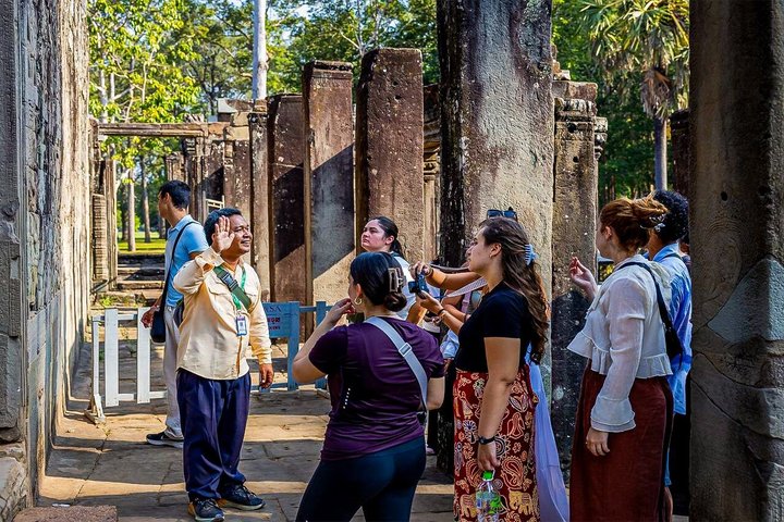 Angkor Wat Sunrise or Sunset Tour with Guide from Siem Reap