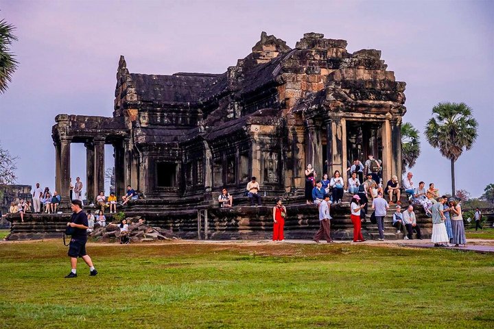 Angkor Wat Sunrise Private Tour with Guide from Siem Reap