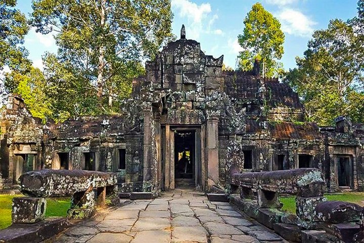 Angkor Wat Sunrise Private Tour with Guide from Siem Reap