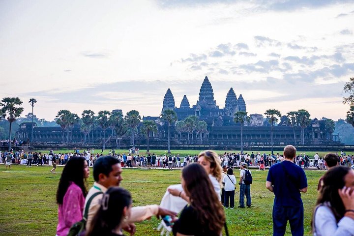 Angkor Wat Sunrise Private Tour with Guide from Siem Reap