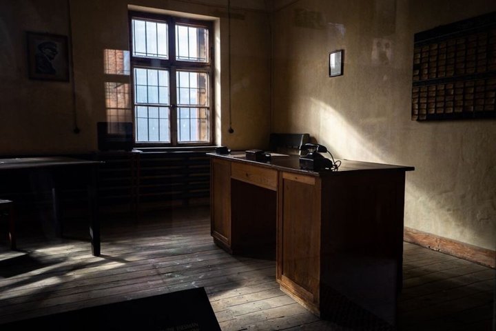 Auschwitz Birkenau Guided Tour with Meeting Point Pickup