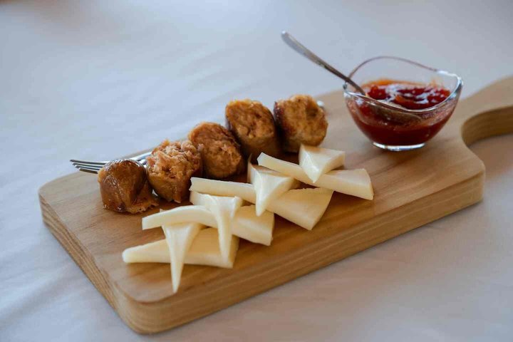 Douro Valley Lunch at Quinta dos Novais with Wine Pairings