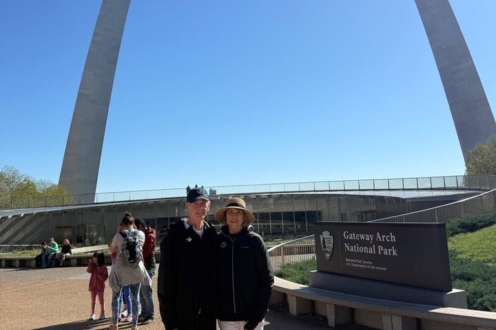 St. Louis Private Walking Tour: Iconic Sites & Stories