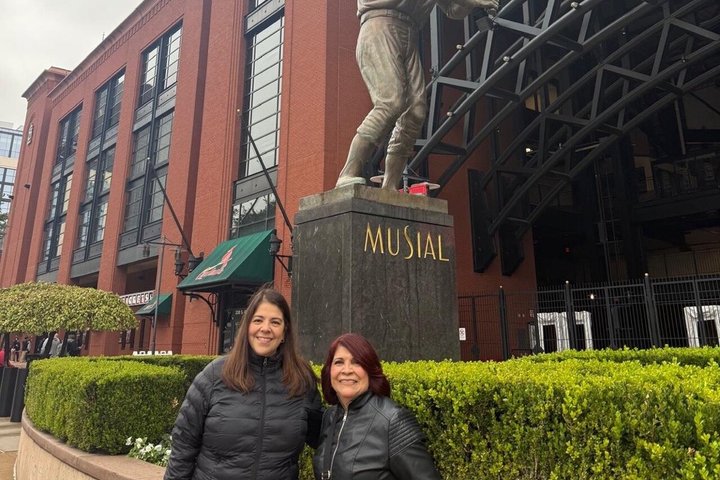 St. Louis Private Walking Tour: Iconic Sites & Stories